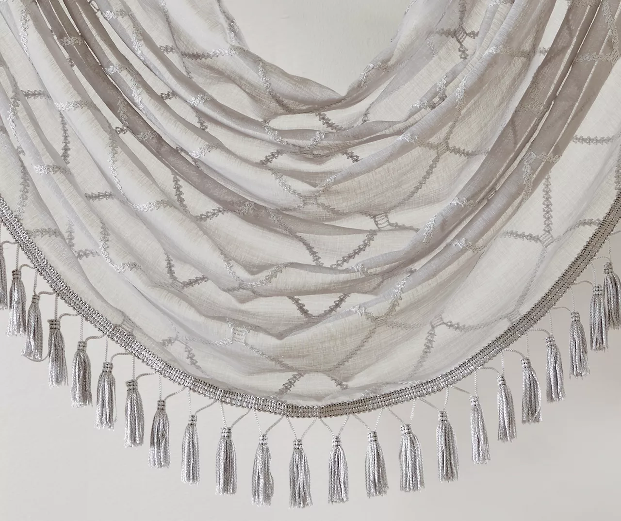 Clarissa Diamond Waterfall Valance 7 Clarissa Diamond Waterfall Valance - Image 7