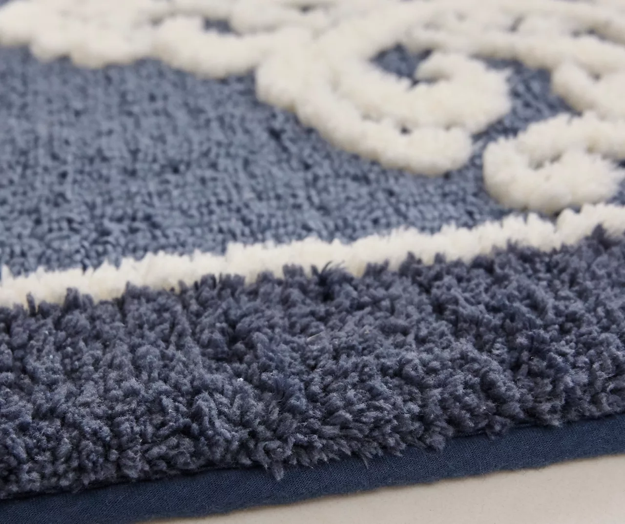 Mohawk Horizon Renaissance Medallion Bath Rug 11 Mohawk Horizon Renaissance Medallion Bath Rug - Image 11