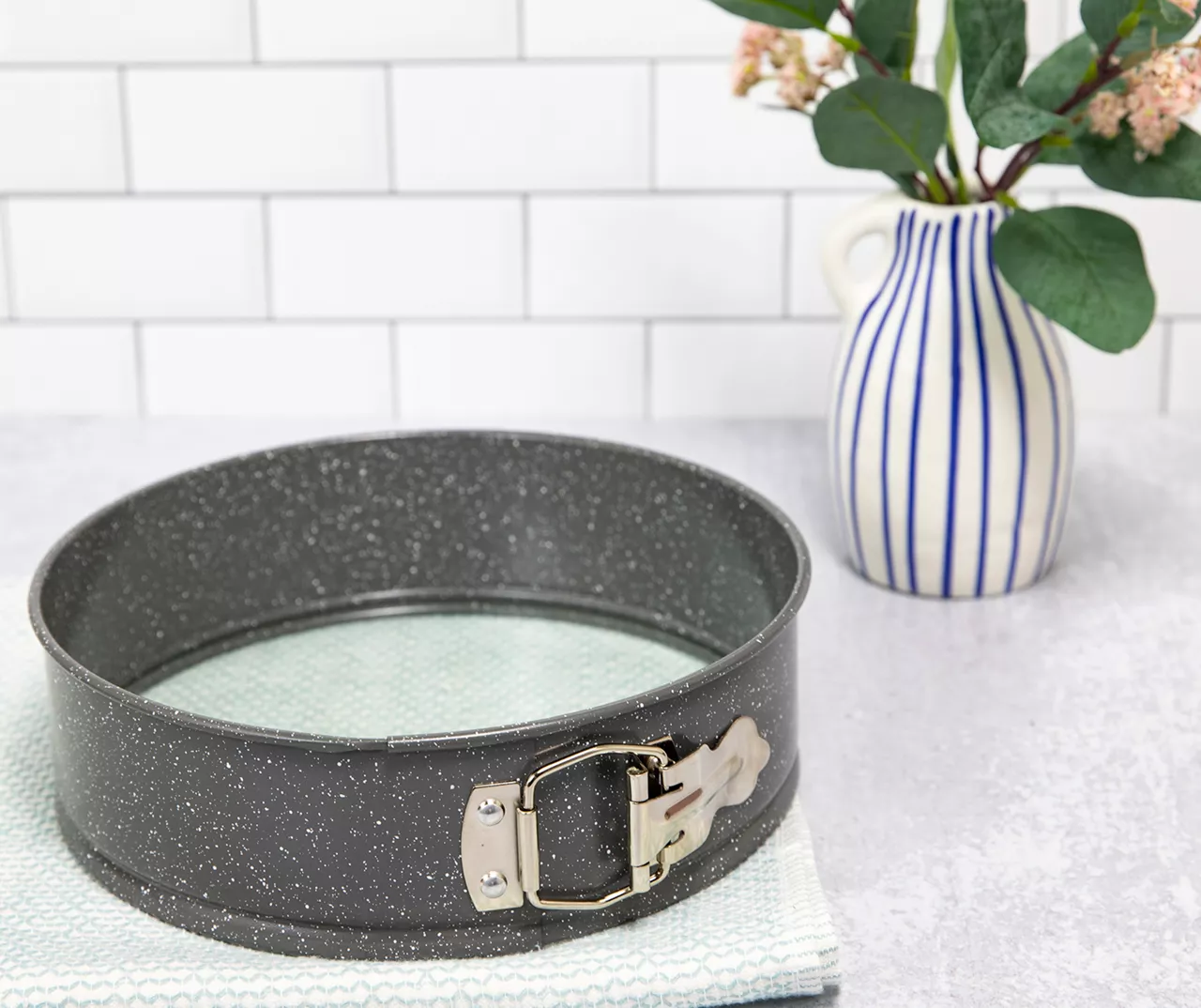 Gray Speckled Springform Pan, (9") 2 Gray Speckled Springform Pan, (9") - Image 2