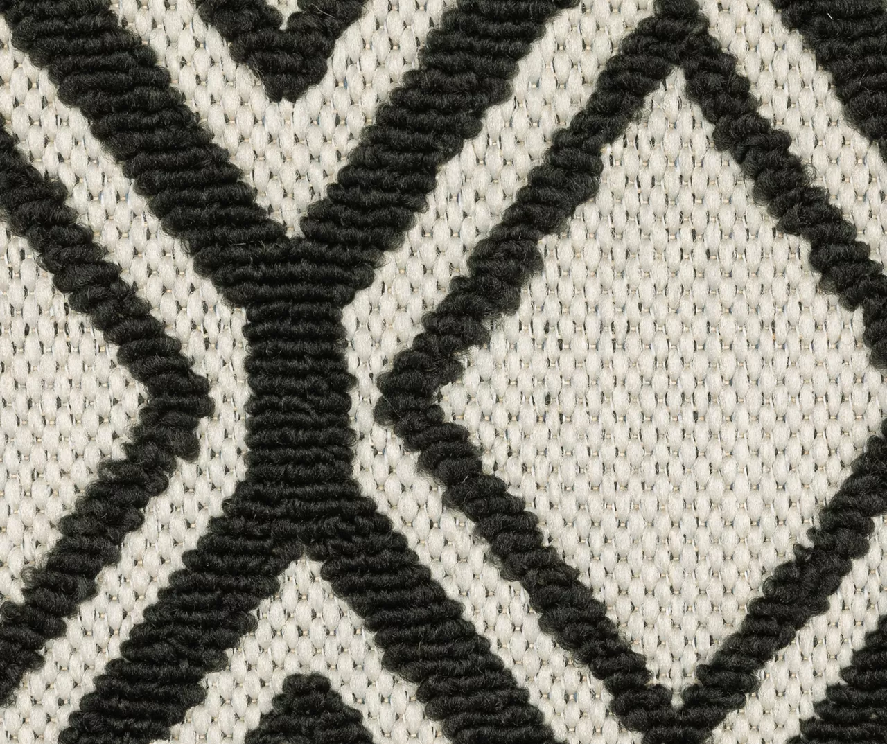 Torcal Beige & Black Diamond Lattice Outdoor Area Rug, (1.1' X 3.9') 3 Torcal Beige & Black Diamond Lattice Outdoor Area Rug, (1.1' X 3.9') - Image 3