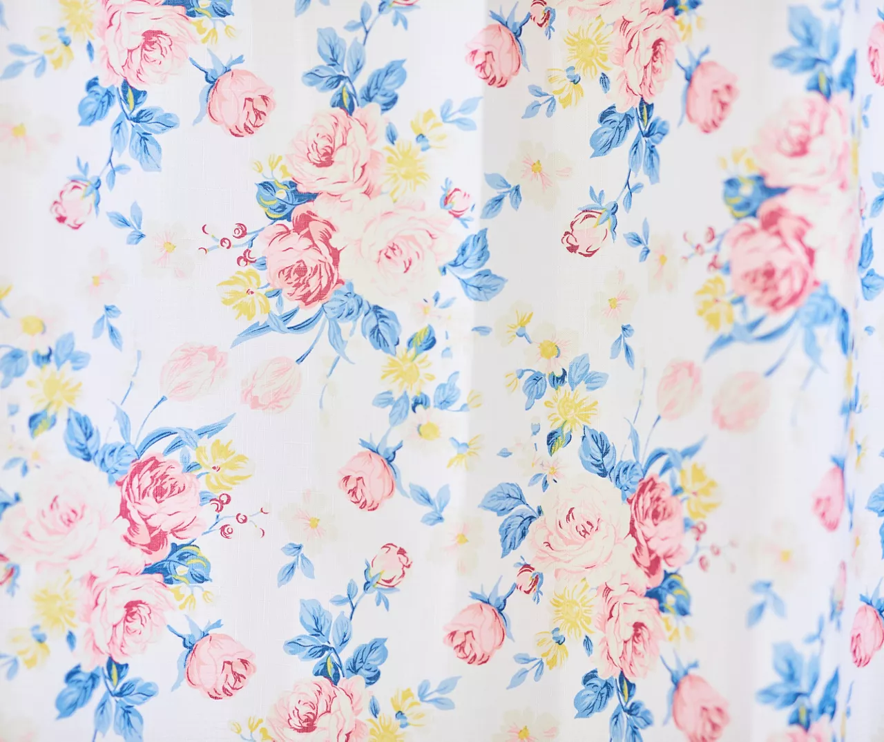 Jane Floral Polyester Shower Curtain Set 2 Jane Floral Polyester Shower Curtain Set - Image 2