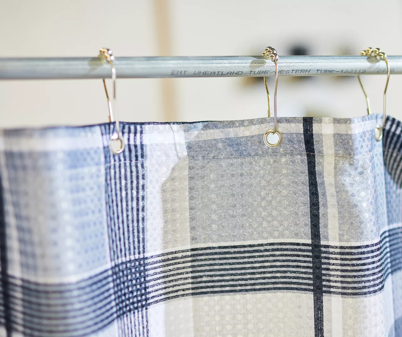 Sutton Gray Plaid Polyester Shower Curtain Set 2 Sutton Gray Plaid Polyester Shower Curtain Set - Image 2