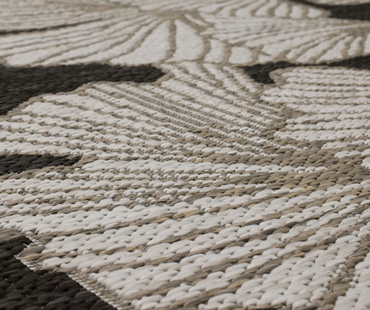 Treasured Garden Dark Gray & White Botanical Outdoor Area Rug, (2.5' X 6') 5 Treasured Garden Dark Gray & White Botanical Outdoor Area Rug, (2.5' X 6') - Image 5