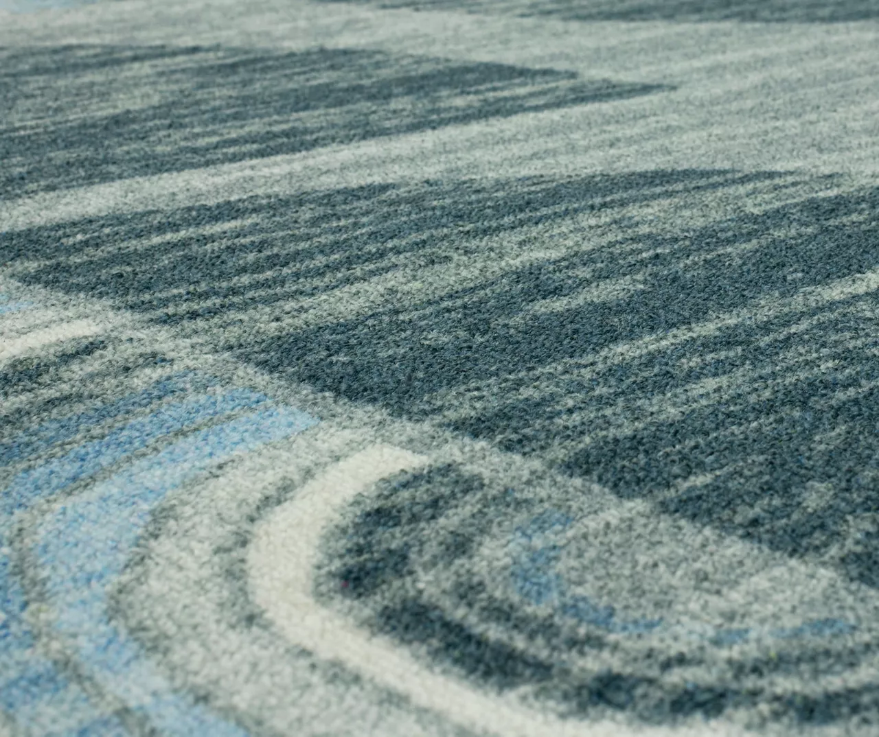 Karah Gray & Blue Circles Area Rug, (7.5' X 10') 4 Karah Gray & Blue Circles Area Rug, (7.5' X 10') - Image 4