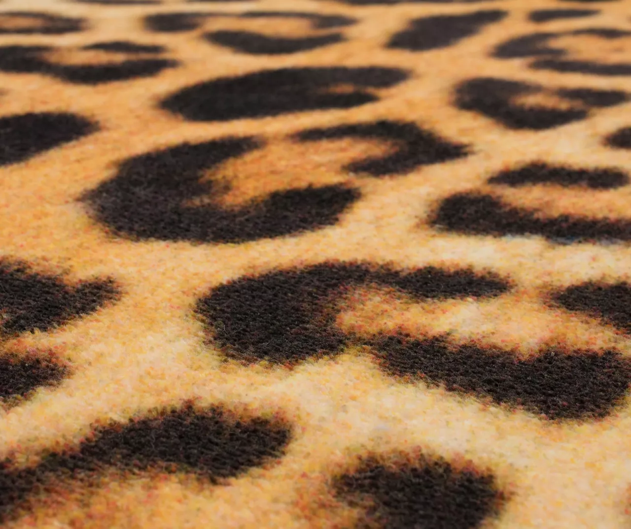 Yellow & Black Leopard Print Area Rug, (4' X 6') 5 Yellow & Black Leopard Print Area Rug, (4' X 6') - Image 5