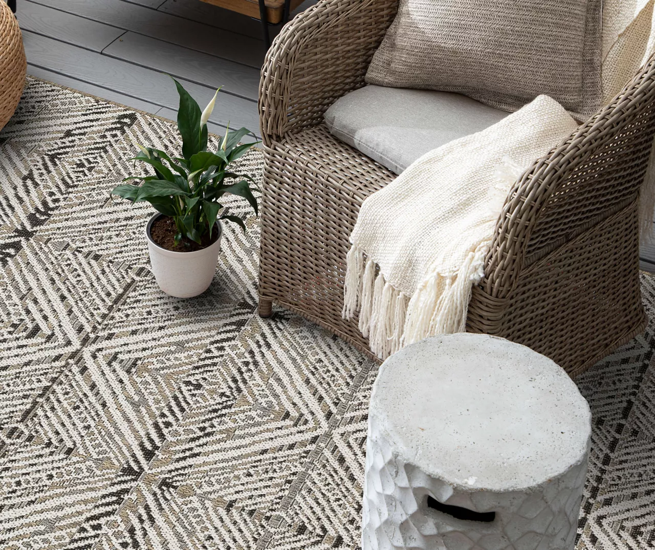 Poolside Diamond Dark Gray & Ivory Outdoor Area Rug, (5' 3" X 7.5') 7 Poolside Diamond Dark Gray & Ivory Outdoor Area Rug, (5' 3" X 7.5') - Image 7