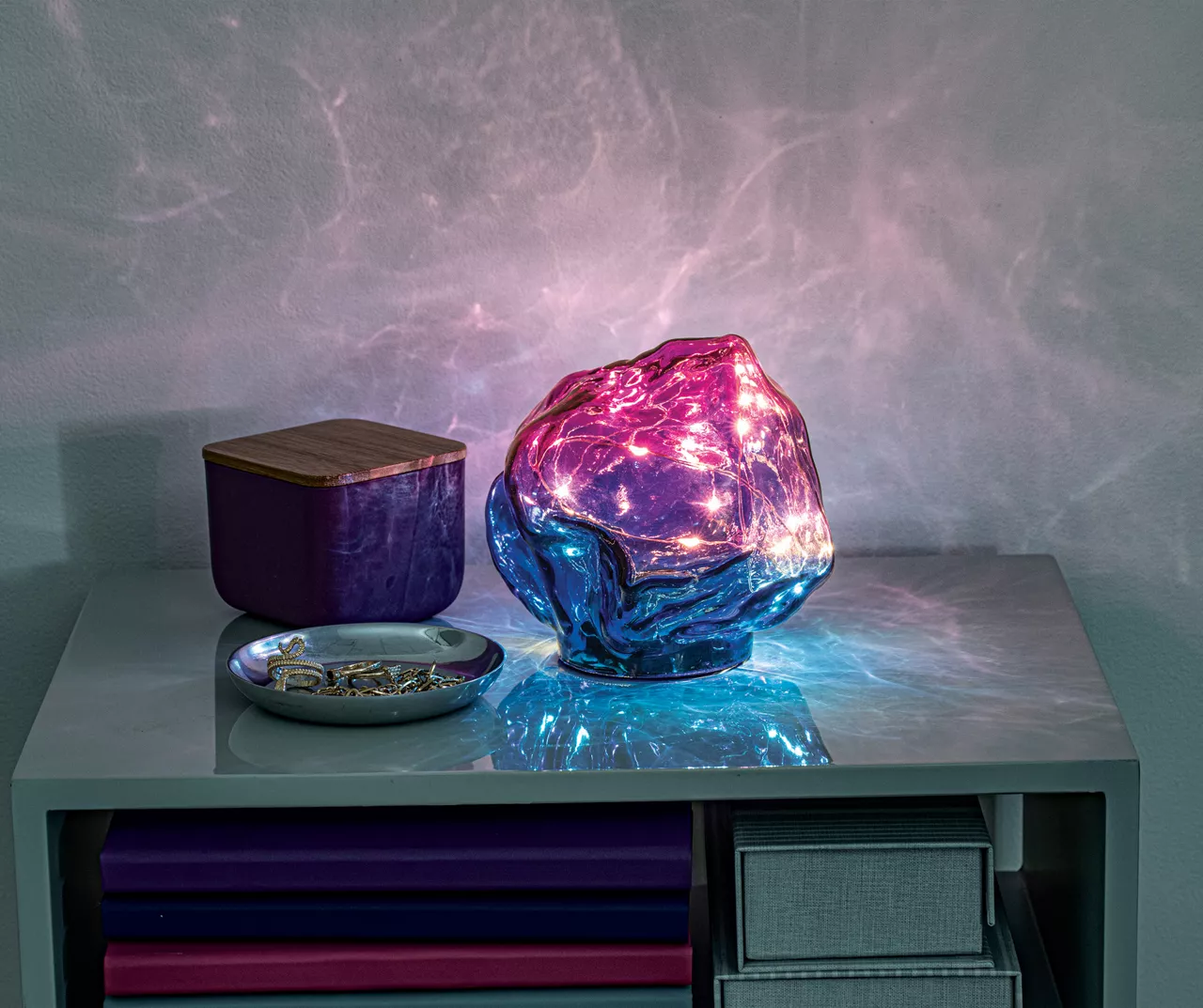 Glow-Up Glass Crystal LED Table Light 2 Glow-Up Glass Crystal LED Table Light - Image 2